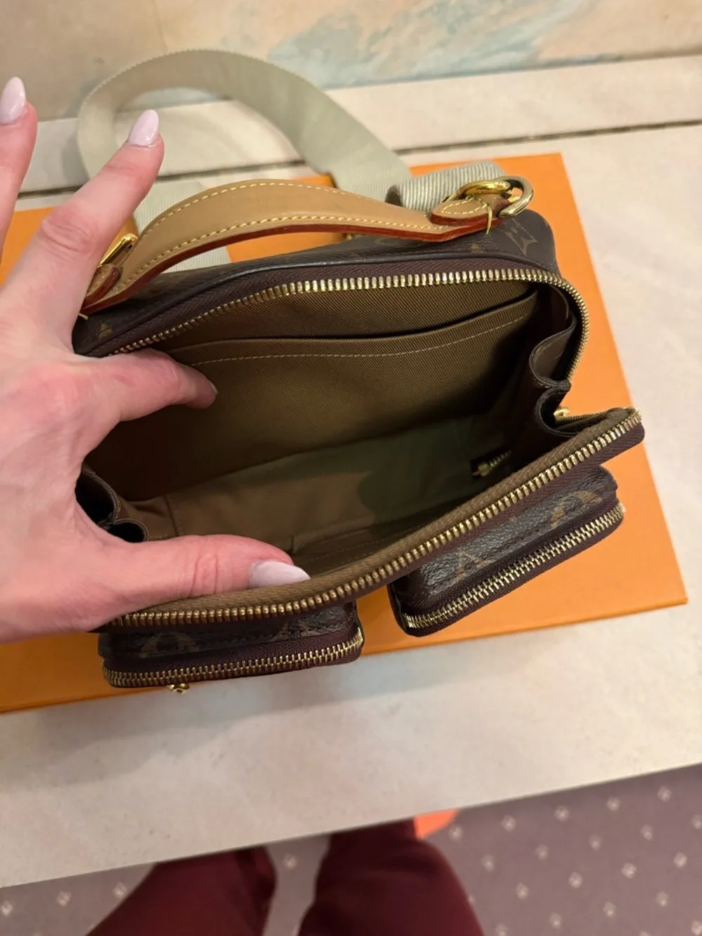 Louis Vuitton Utility Bag - Picture 10 of 11